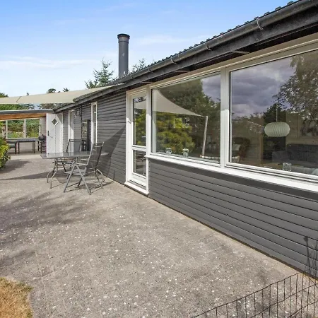 Holiday home Svend - 1-5km From The Sea In Ne Jutland By Interhome Hals