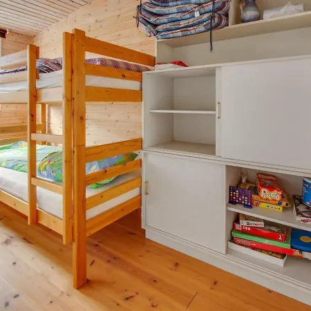 Svend - 1-5km From The Sea In Ne Jutland By Interhome * Hals